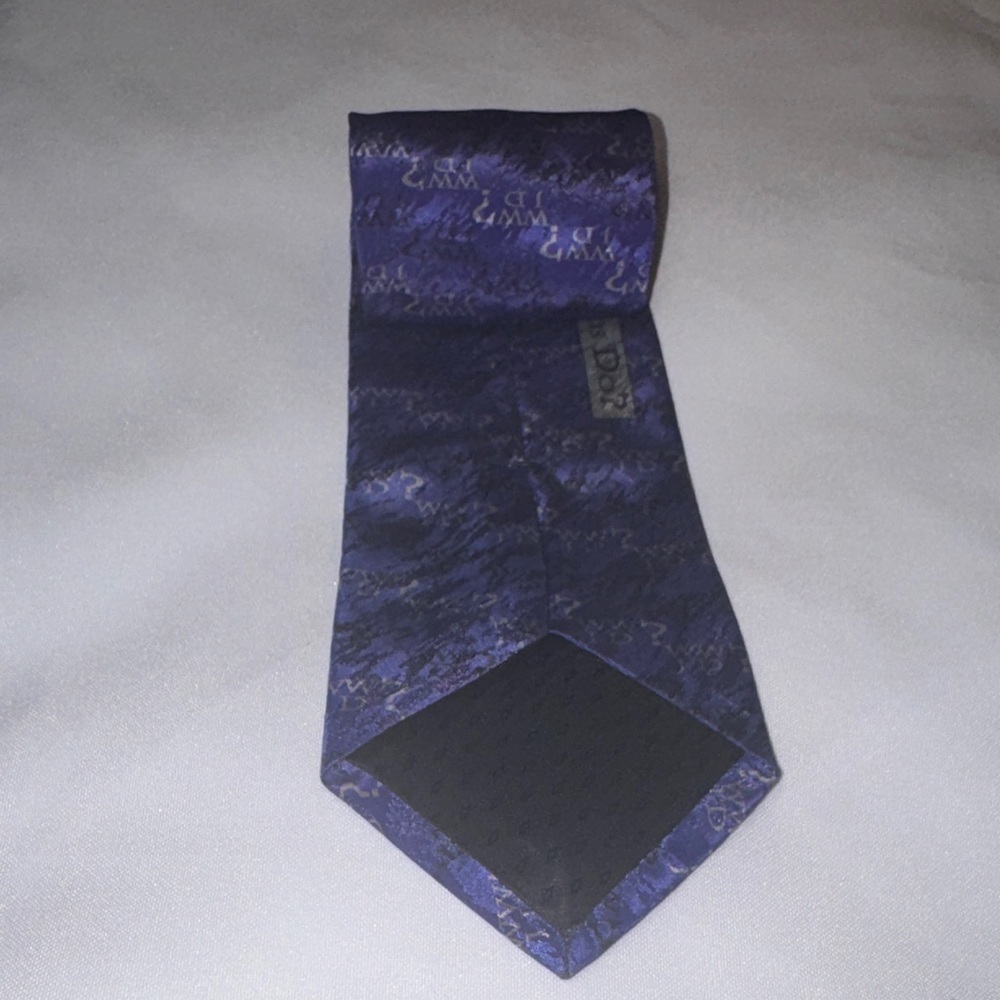 What Would Jesus Do Patterned Tie - Picture 8 of 12